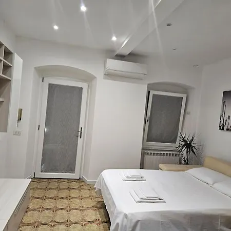Casa Arcobaleno - Giardino E Parcheggio Gratuito Nyaraló *