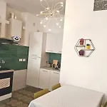 Casa Arcobaleno - Giardino E Parcheggio Gratuito 펜션