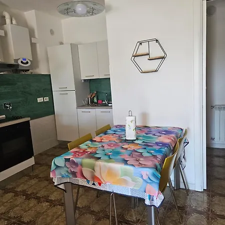 Holiday home Casa Arcobaleno - Giardino E Parcheggio Gratuito