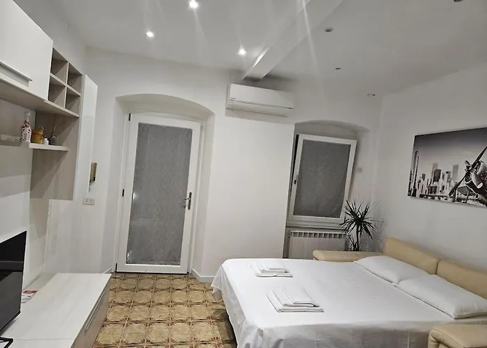 Casa Arcobaleno - Giardino E Parcheggio Gratuito Holiday home *