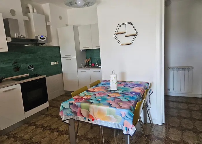 Holiday home Casa Arcobaleno - Giardino E Parcheggio Gratuito